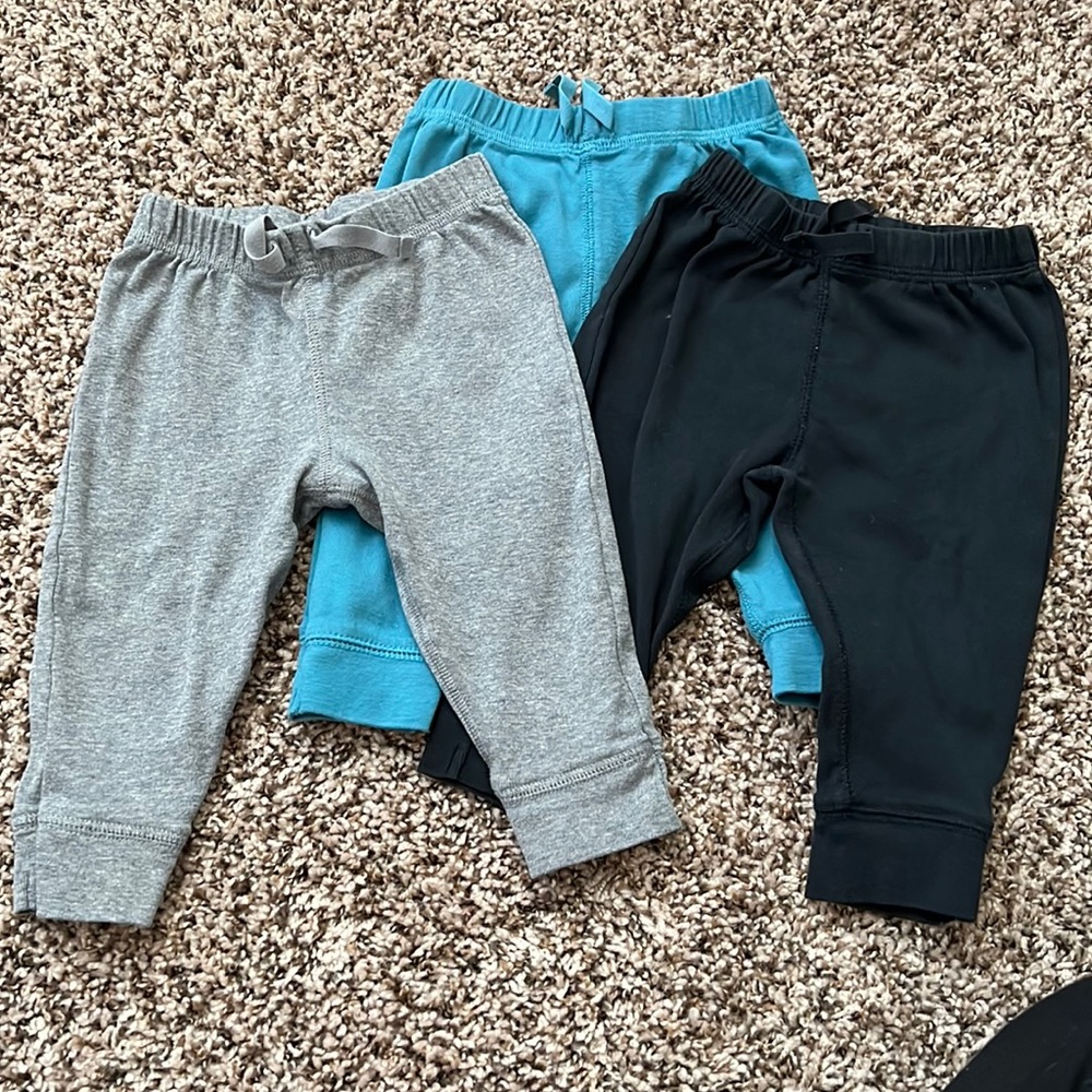 3 set of carters 9m pull on pants.